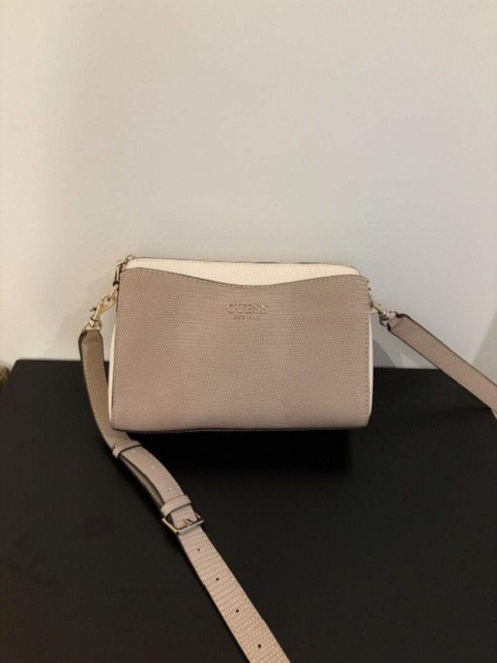 Guess Lyndi Small Triple Compartment Crossbody Bag Beige/Cream Multi